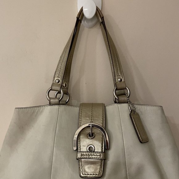 Coach F18751 Soho East West Ivory & Gold  Shoulder Hand Bag Purse Buckle Charm - Picture 5 of 16